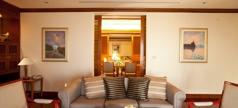 CHATRIUM HOTEL ROYAL LAKE YANGON